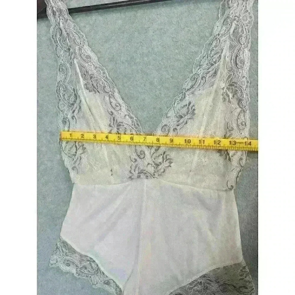 Marilyn Monroe Me Off Negligee Stretchy Lace Bodysuit Lingerie Pink Size M EUC - Picture 12 of 16